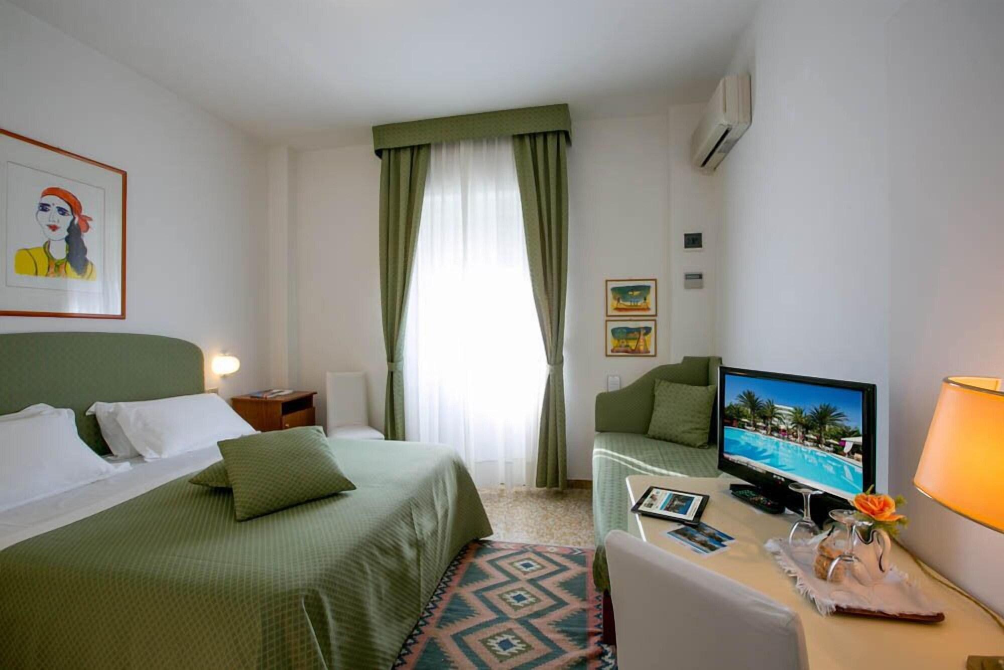 Hotel Mion Charme & Relax Silvi Marina Exterior photo