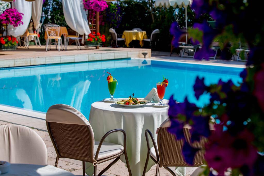 Hotel Mion Charme & Relax Silvi Marina Exterior photo